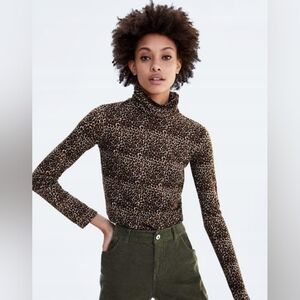 Zara Leopard Print Turtleneck Sweater Size S US